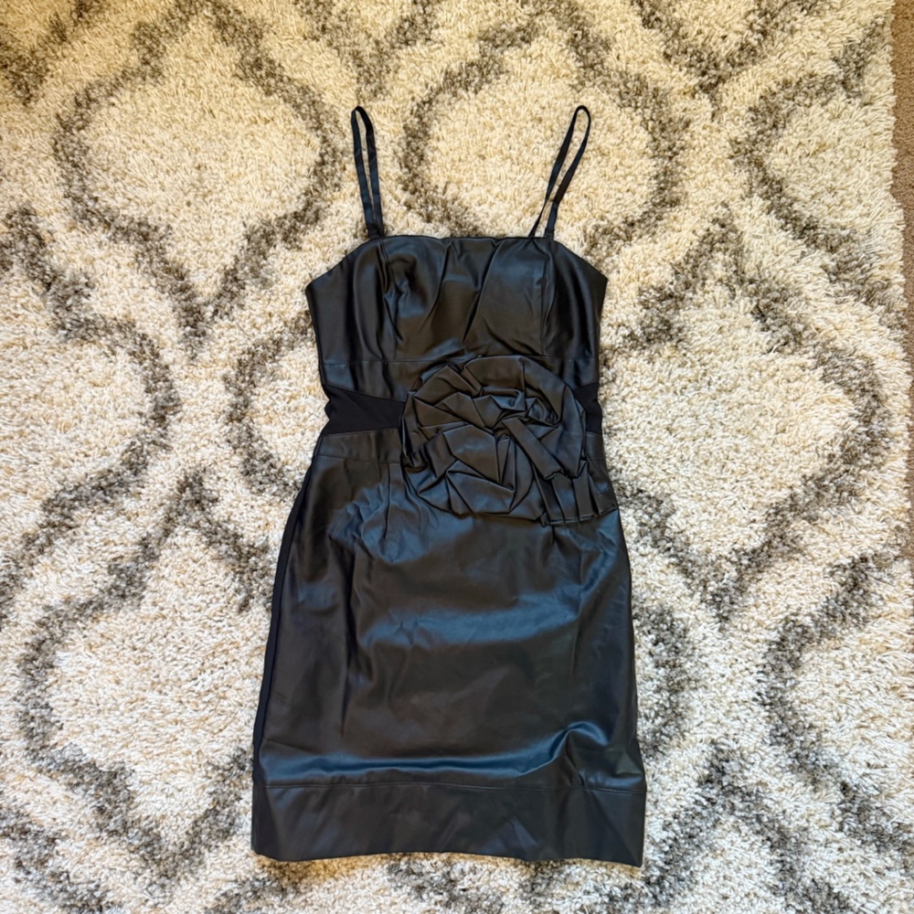 Elegant Black Sleeveless Dress